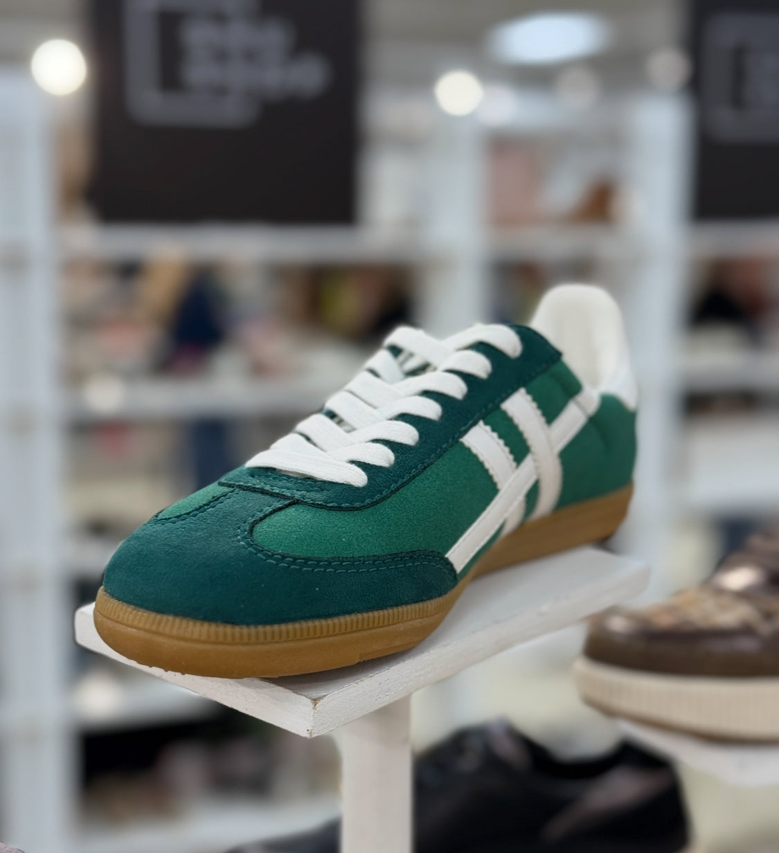 Dakkah Retro Tennis Shoes - Green