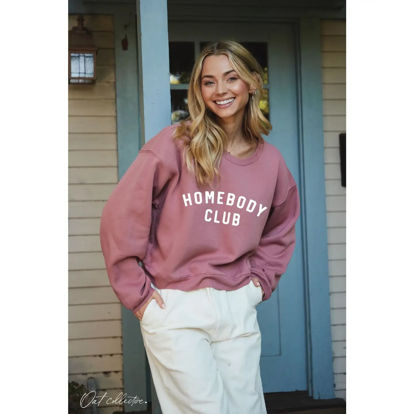HOMEBODY CLUB Mid Graphic Sweatshirt