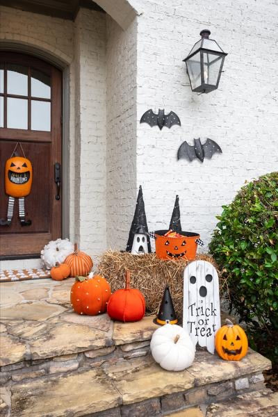 Ghost Light-Up Door Hanger