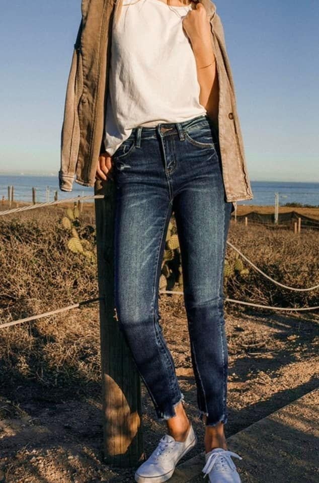 VERVET MID RISE ANKLE SKINNY W/ UNEVEN HEM