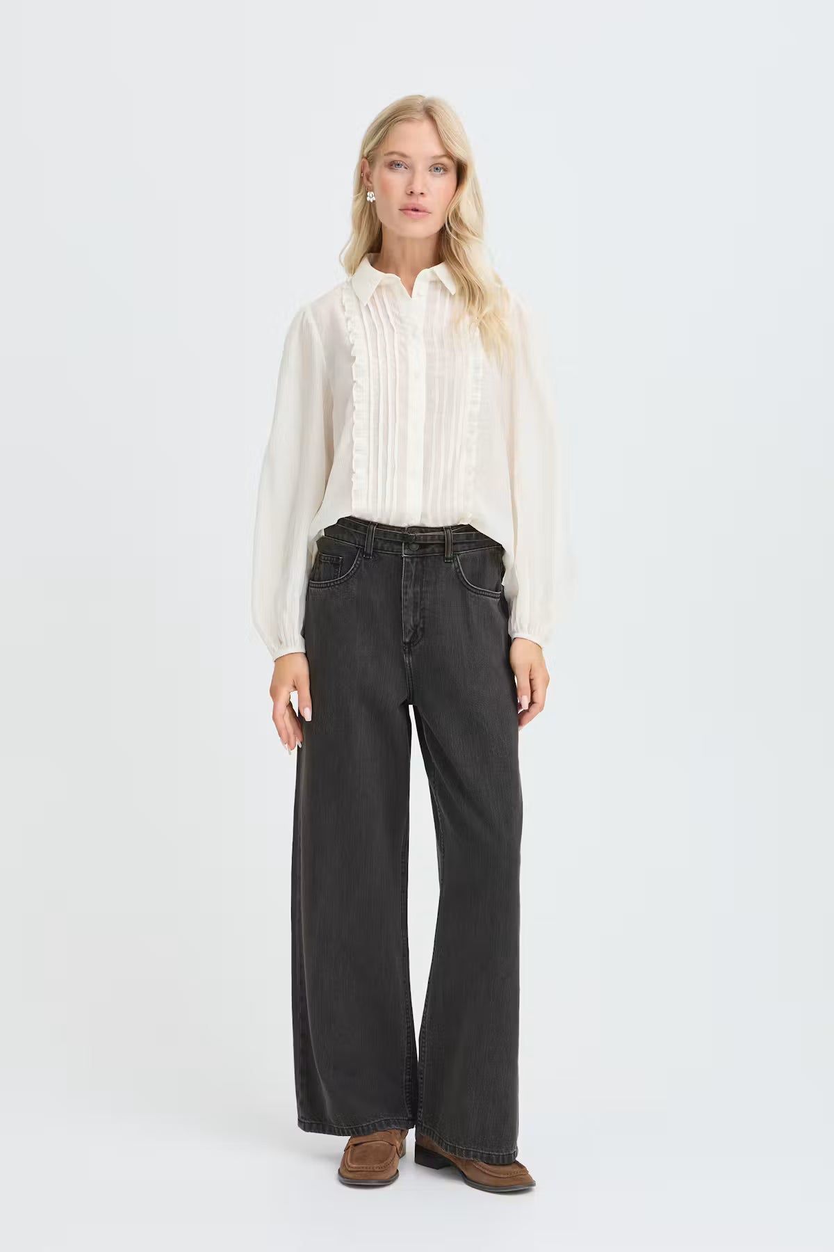 Relaxed Wide Leg Jeans with Waist Tie