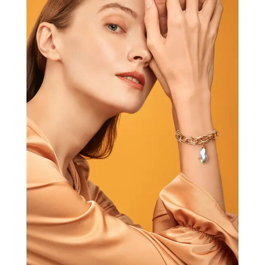 Jackie - Bracelet with Baroque Pearl