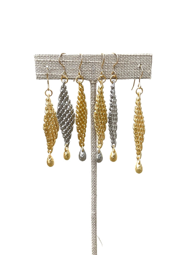 Flapper-S - Earrings with Nugget Drop