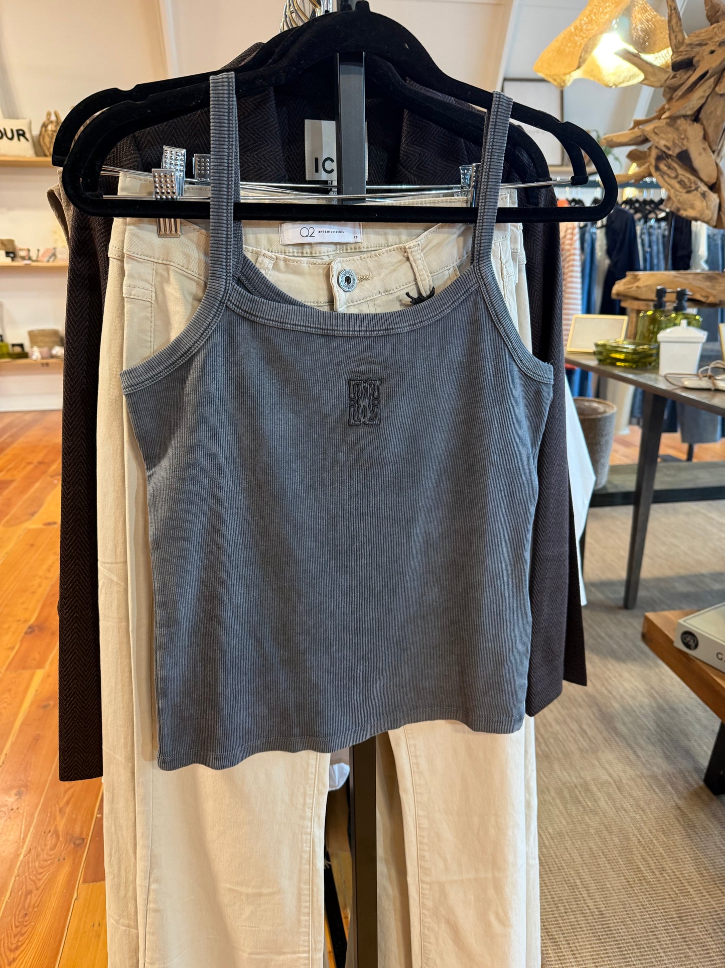 Emblem Tank