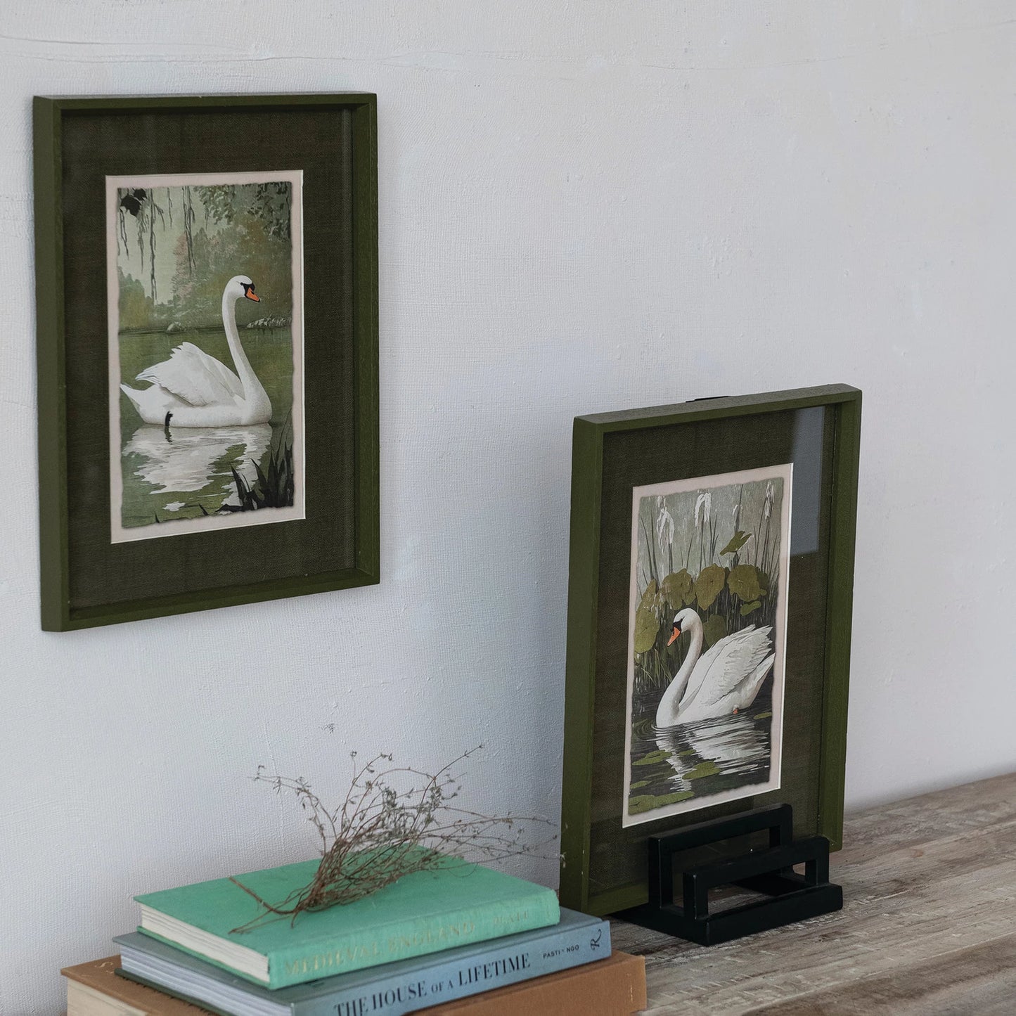 Framed Glass Swan & Mat