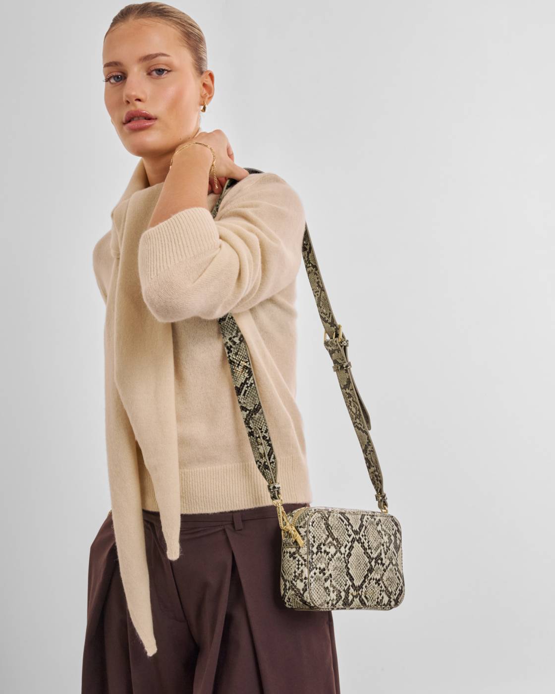 Avery Small Crossbody Bag