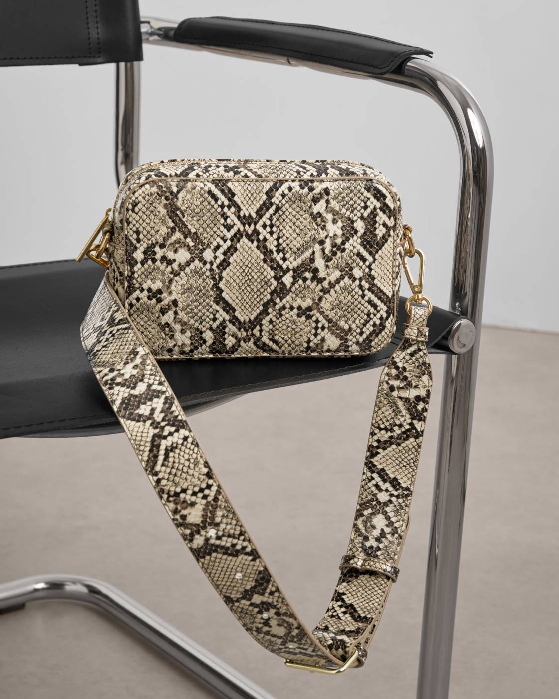 Avery Small Crossbody Bag